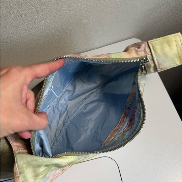 BAGGU Cream, Pink, and Green Shoulder Bag with Watercolor Design - Picture 3 of 3